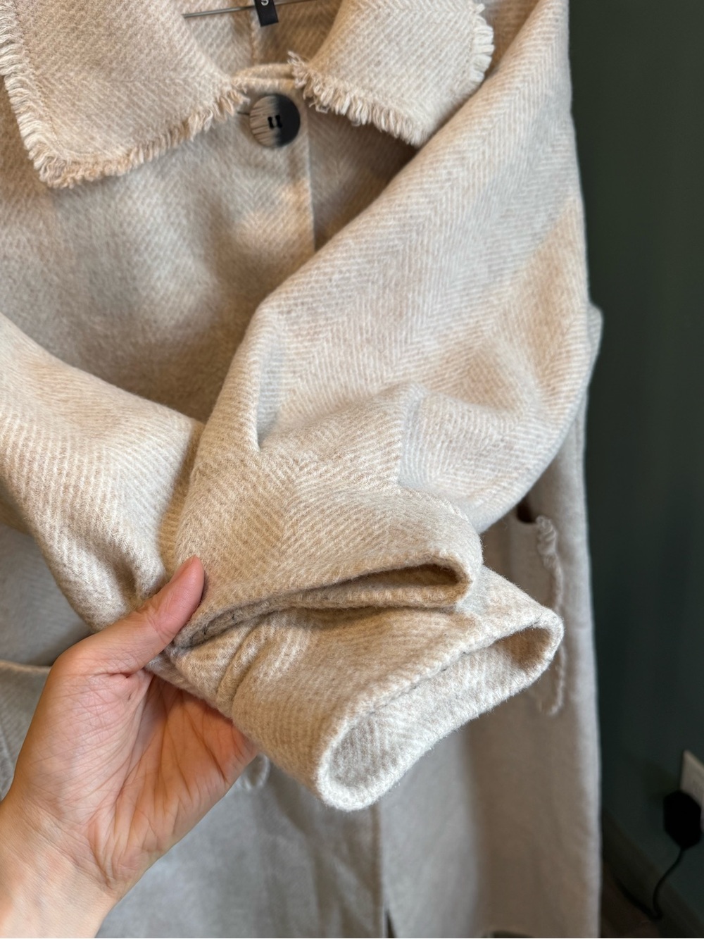 100% Wool Long Beige Coat Quiet Luxury Minimalist - Picture 4 of 7